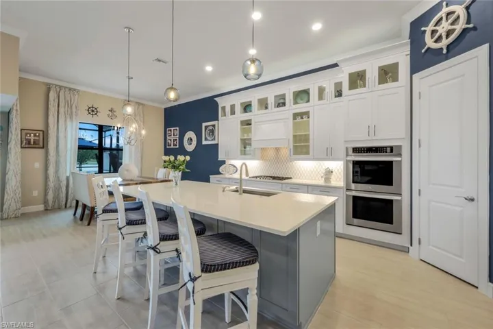 9474  Night Heron  LN, Naples, FL 34120