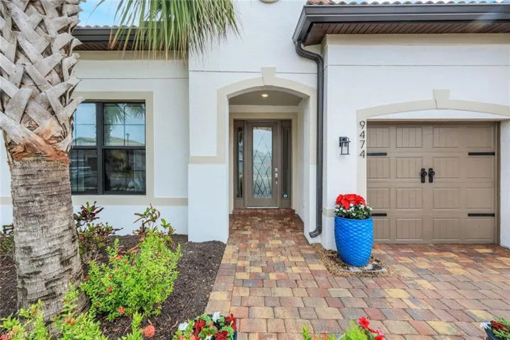 9474  Night Heron  LN, Naples, FL 34120