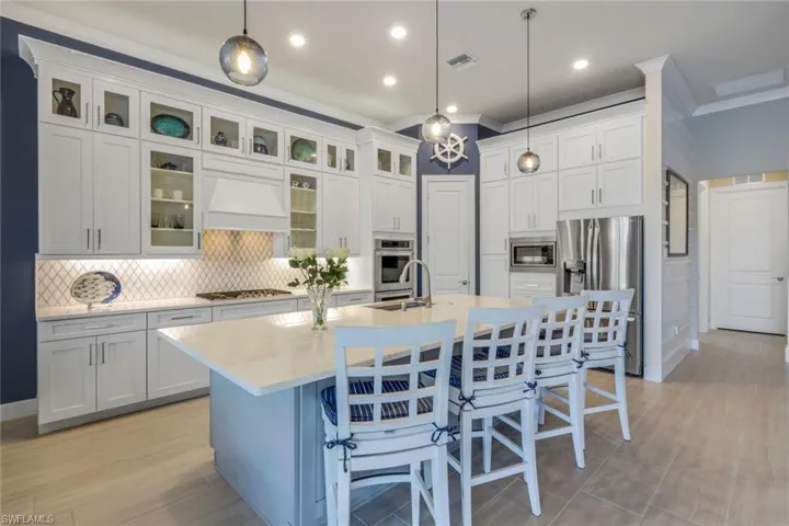 9474  Night Heron  LN, Naples, FL 34120