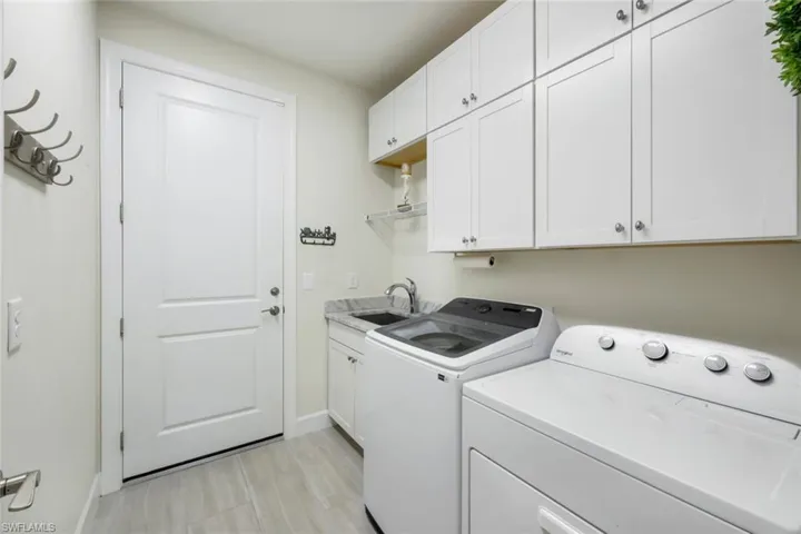 9474  Night Heron  LN, Naples, FL 34120