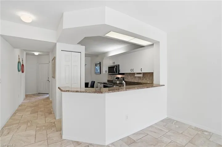 2460 Old Groves Rd E102, Naples, Florida 34109