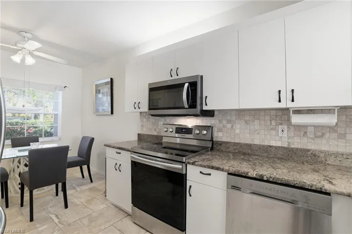 2460 Old Groves Rd E102, Naples, Florida 34109