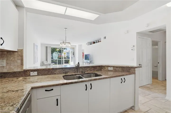 2460 Old Groves Rd E102, Naples, Florida 34109