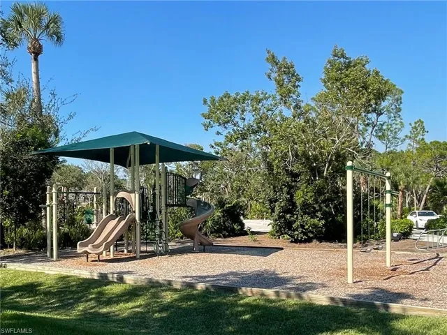 Riverside Park Playground