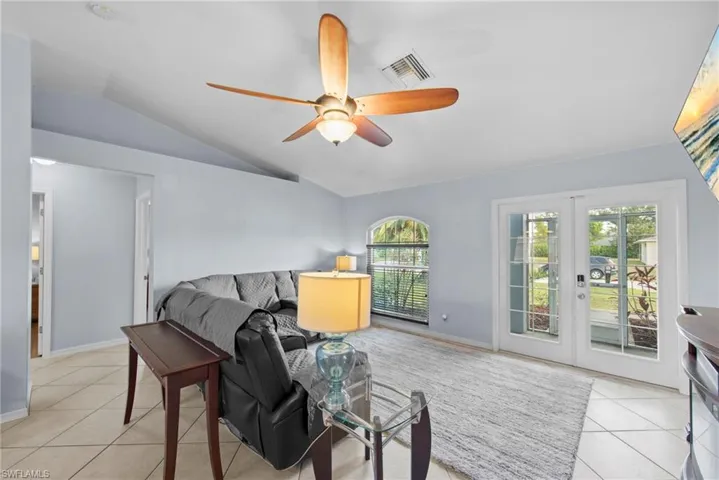 618 15th Ter, Cape Coral, Florida 33990