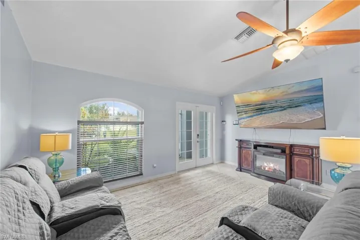 618 15th Ter, Cape Coral, Florida 33990
