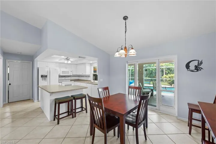 618 15th Ter, Cape Coral, Florida 33990
