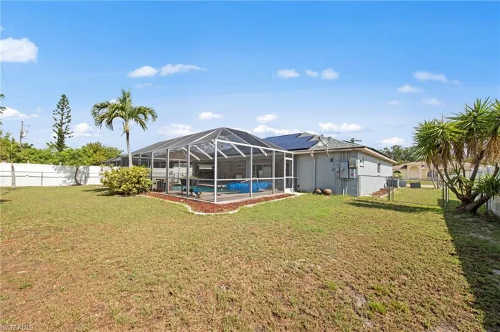 618 15th Ter, Cape Coral, Florida 33990