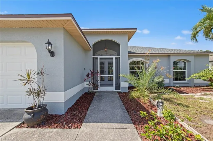 618 15th Ter, Cape Coral, Florida 33990