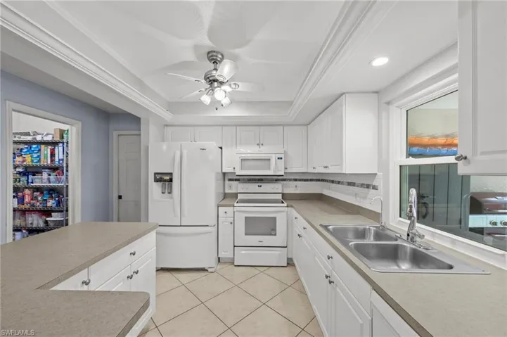 618 15th Ter, Cape Coral, Florida 33990