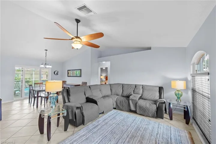 618 15th Ter, Cape Coral, Florida 33990