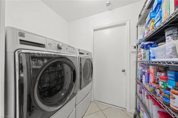 618 15th Ter, Cape Coral, Florida 33990