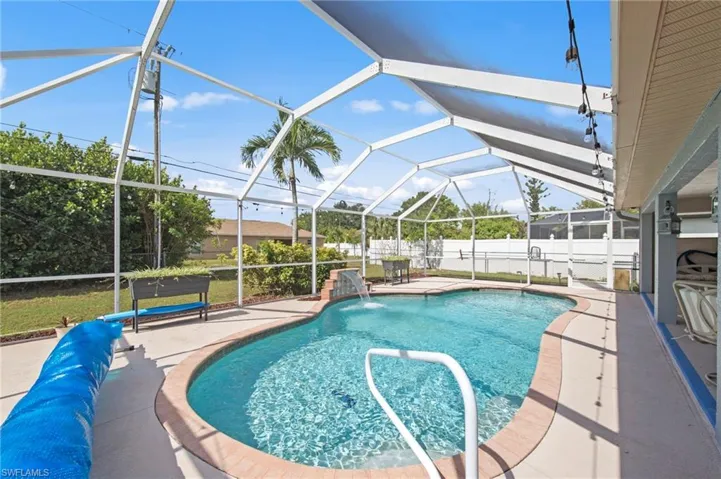 618 15th Ter, Cape Coral, Florida 33990