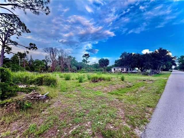 8259 Marx Dr, North Fort Myers, Florida 33917