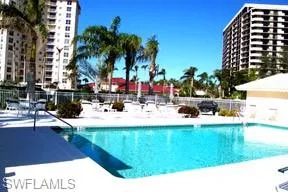 10682 Gulf Shore Dr 104, Naples, Florida 34108