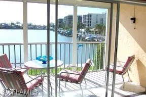 10682 Gulf Shore Dr 104, Naples, Florida 34108