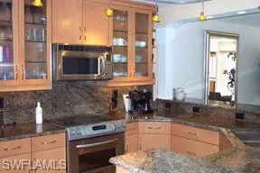 10682 Gulf Shore Dr 104, Naples, Florida 34108