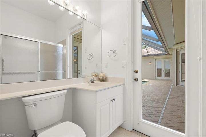 Full 3rd Bath/Pool access bathroom