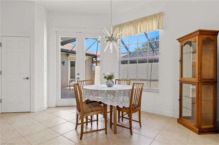 Kitchen Nook dining area