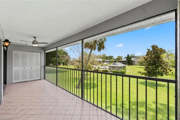 Wonderful wide lanai, sliders pocket