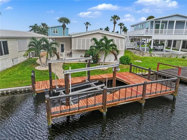 17620 Bryan Ct, Fort Myers Beach, Florida 33931
