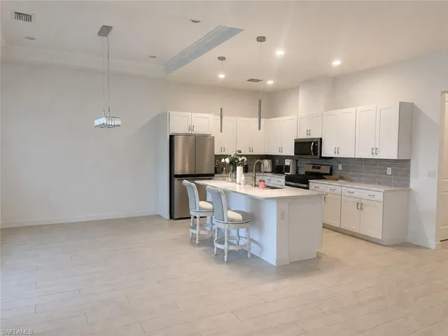 Kitchen & Dining Area