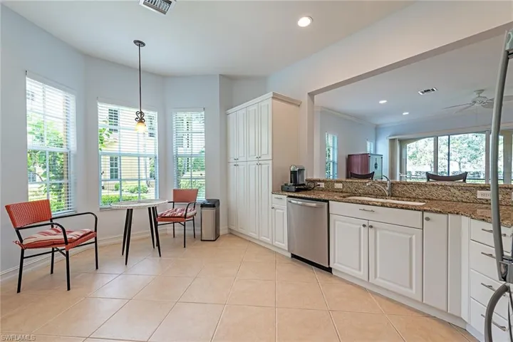 5045  Blauvelt  WAY, Naples, FL 34105
