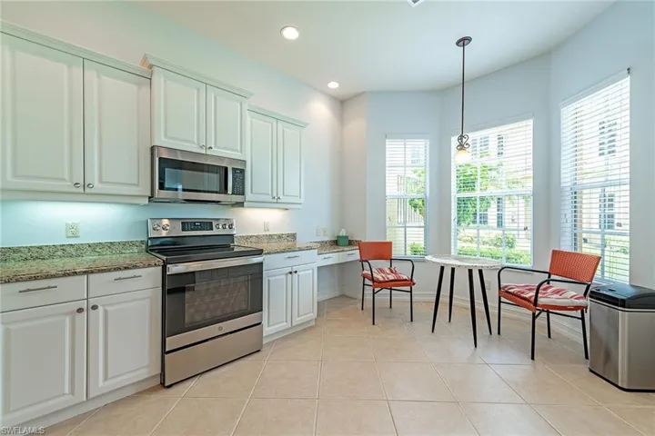 5045  Blauvelt  WAY, Naples, FL 34105