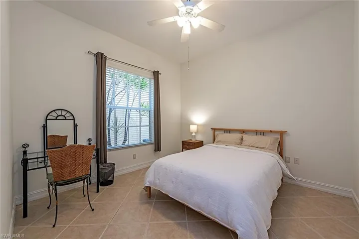 5045  Blauvelt  WAY, Naples, FL 34105