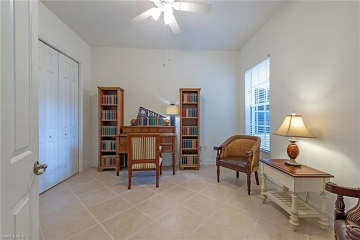 5045  Blauvelt  WAY, Naples, FL 34105