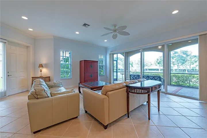 5045  Blauvelt  WAY, Naples, FL 34105