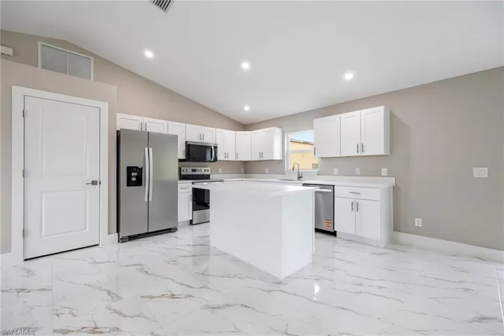 14130 Roof St, Fort Myers, Florida 33905