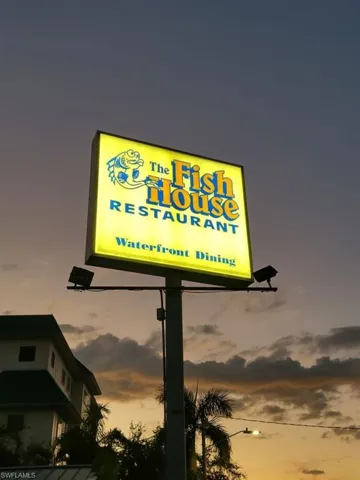 A block away from the Fish House-walk, bike, or boat to it!