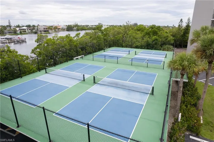 New tennis/pickle ball courts right on the property!