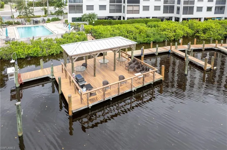 Community fishing pier, BBQ area right on the water!
