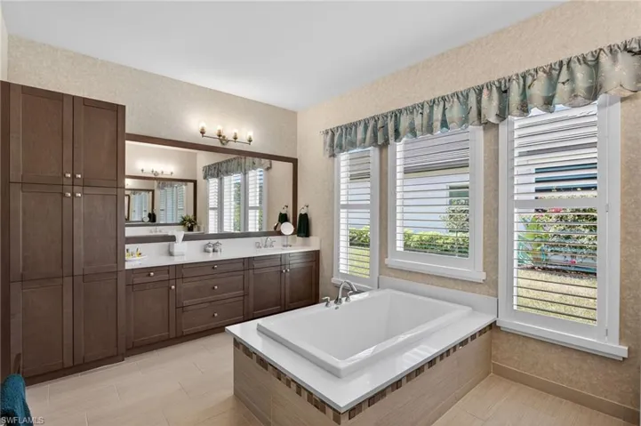 12078  Mimosa  ST, Naples, FL 34120
