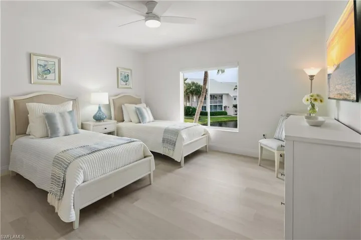 784  Willowbrook  DR, Naples, FL 34108