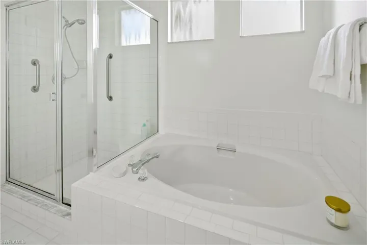 784  Willowbrook  DR, Naples, FL 34108