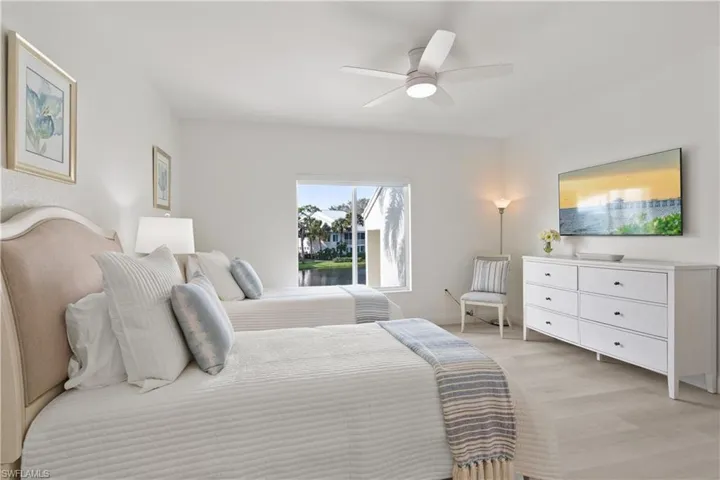 784  Willowbrook  DR, Naples, FL 34108