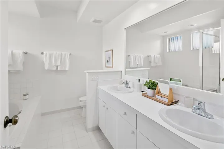 784  Willowbrook  DR, Naples, FL 34108