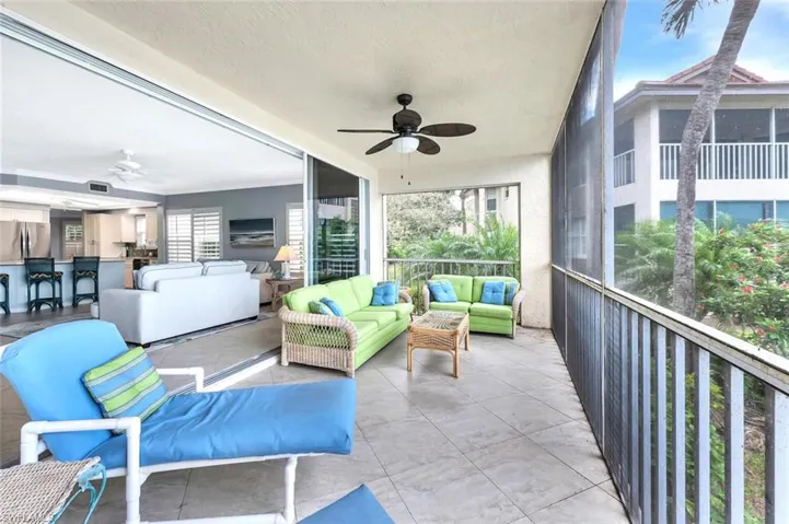 Lanai featuring outdoor lounge area and a ceiling fan