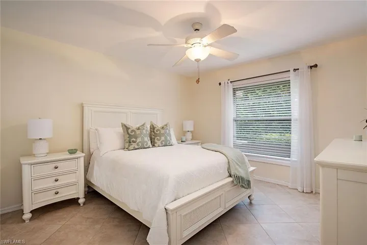702  Willowwood  LN, Naples, FL 34108