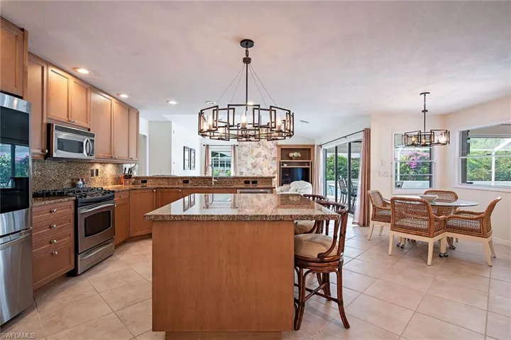 702  Willowwood  LN, Naples, FL 34108