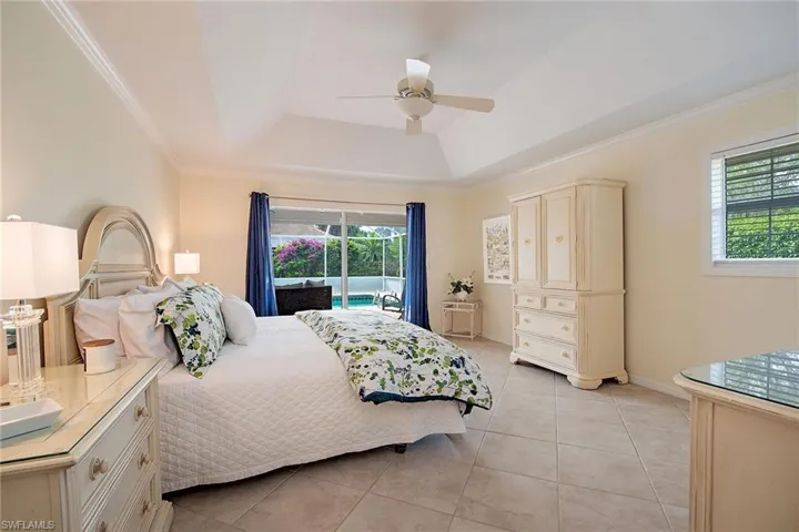 702  Willowwood  LN, Naples, FL 34108