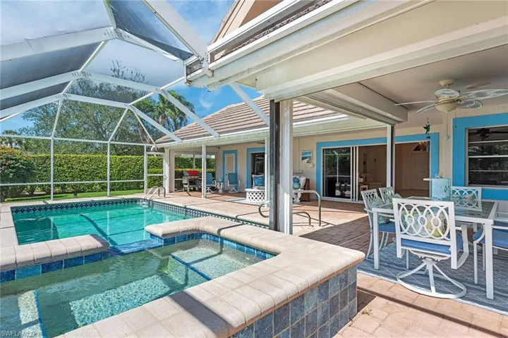 702  Willowwood  LN, Naples, FL 34108