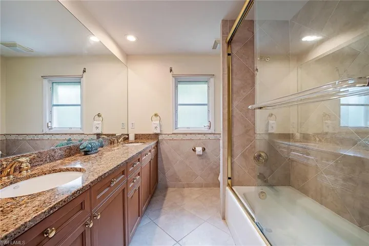 702  Willowwood  LN, Naples, FL 34108