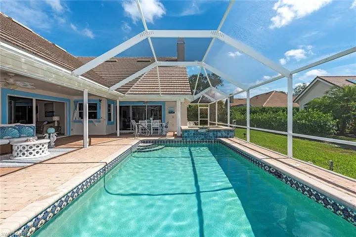 702  Willowwood  LN, Naples, FL 34108