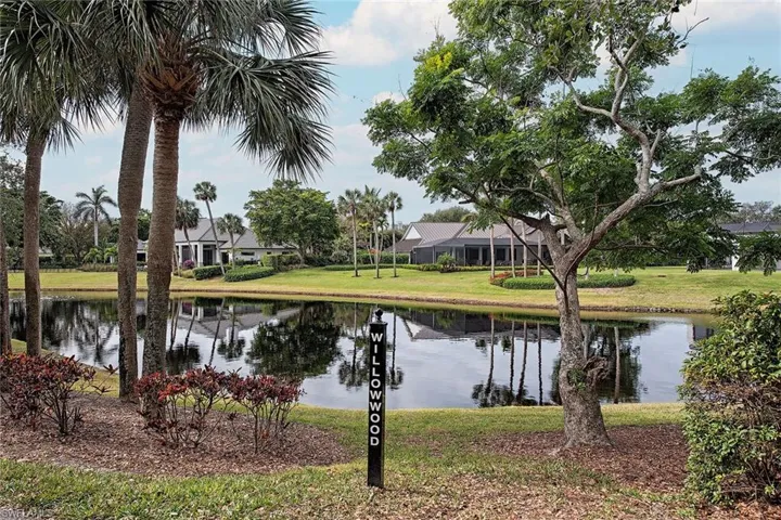 702  Willowwood  LN, Naples, FL 34108