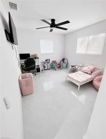 4233 Sw 1st Ave, Cape Coral, Florida 33914