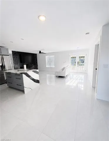 4233 Sw 1st Ave, Cape Coral, Florida 33914